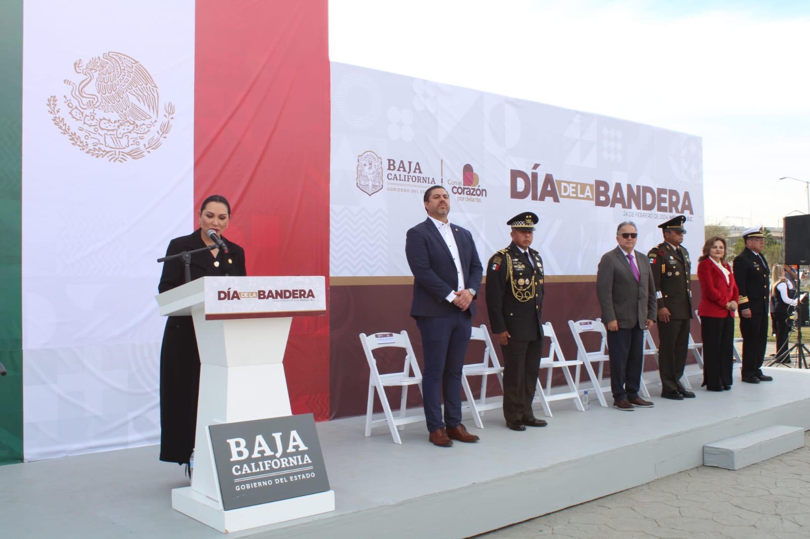 PRESIDENTA DEL CONGRESO DEL ESTADO ASISTE A CEREMONIA DEL DÍA DE LA BANDERA