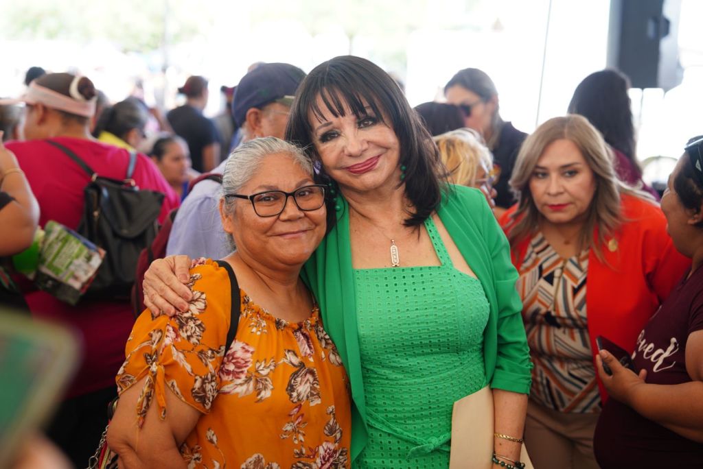 ATIENDE NORMA BUSTAMANTE NECESIDADES DE ÁNGELES DE PUEBLA CON DIF A&nbsp;DOMICILIO