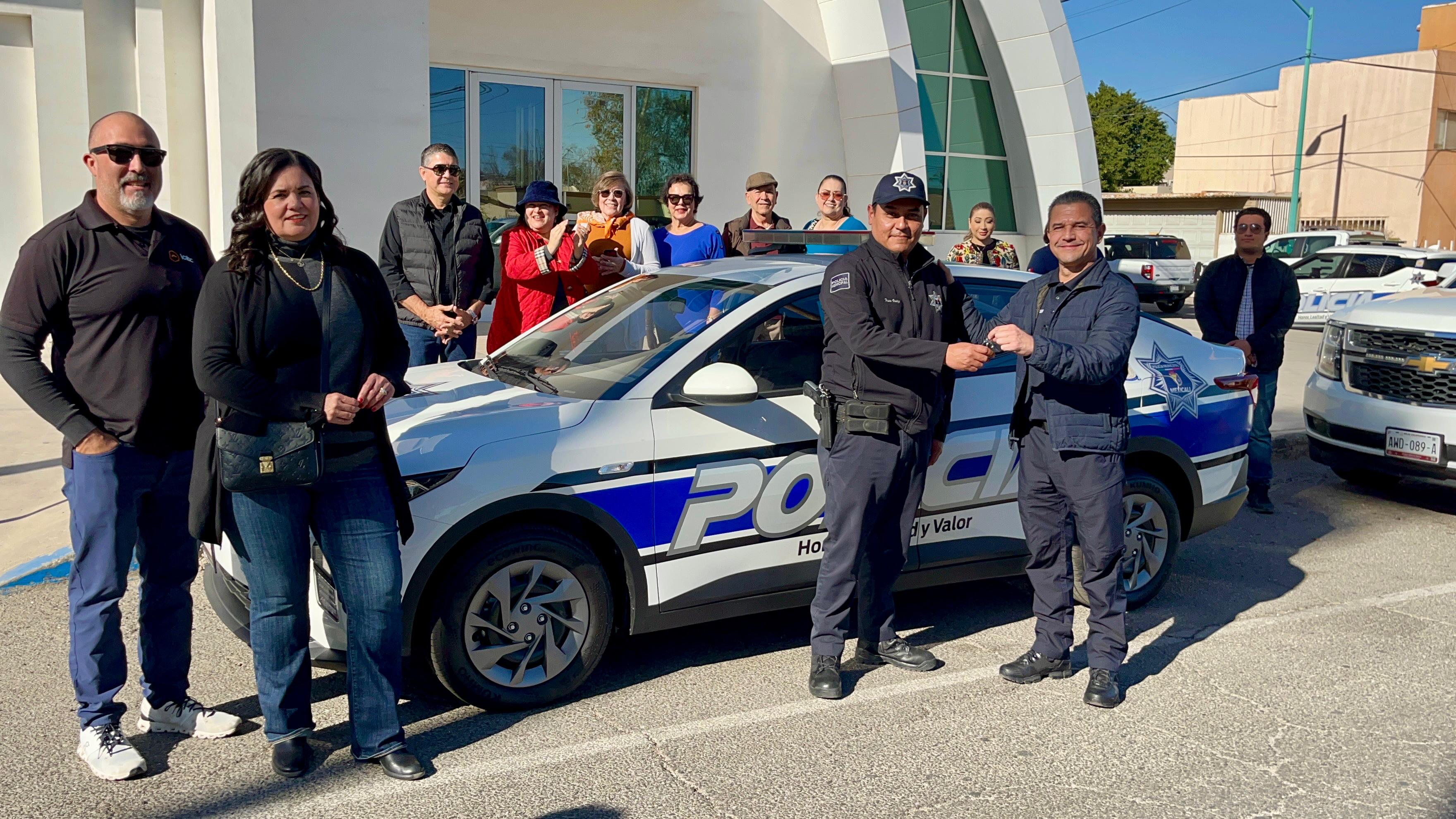 VECINOS DE LOS PINOS RENUEVAN PATRULLA COMUNITARIA