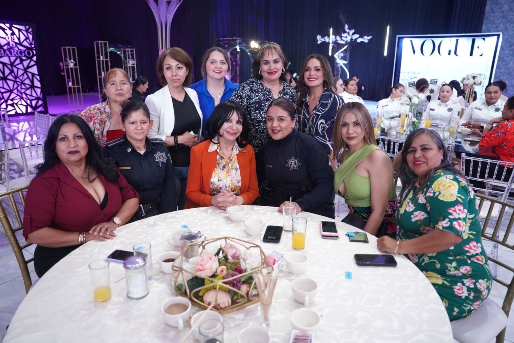 CUIDANDO FAMILIAS Y A MEXICALI: NORMA BUSTAMANTE RECONOCE A LAS MAMÁS DE LA POLICÍA&nbsp;MUNICIPAL
