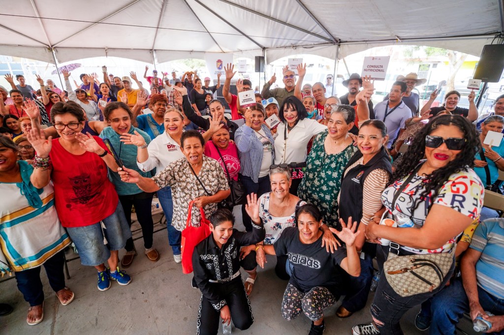 SERVICIOS PARA TODOS: NORMA BUSTAMANTE CON LA COMUNIDAD DE LA COLONIA&nbsp;HIDALGO