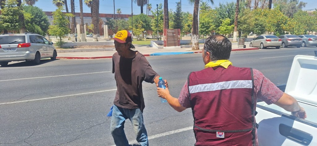 GOBIERNO DE MEXICALI REFUERZA OPERATIVO «S.O.S. HIDRÁTATE» ANTE OLA DE CALOR&nbsp;EXTREMO