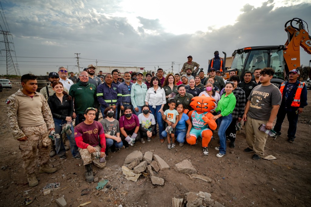 MEXICALI BRILLA EN PARAJES DEL ORIENTE: NORMA BUSTAMANTE ENCABEZA JORNADA DE LIMPIEZA Y RECOLECCIÓN DE&nbsp;LLANTAS