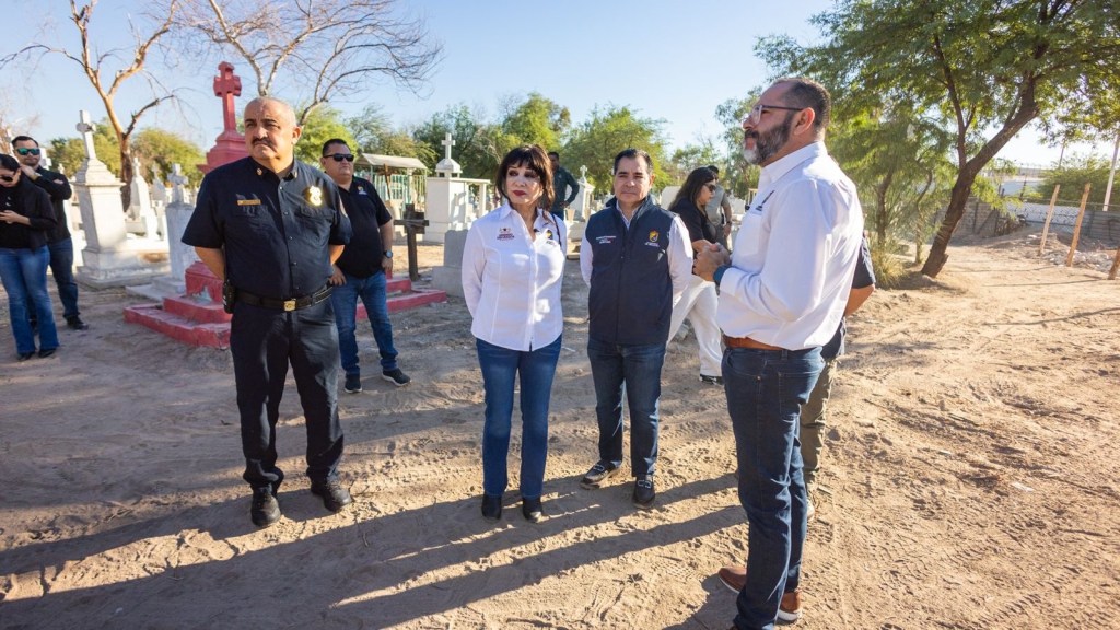 REFUERZA NORMA BUSTAMANTE LA SEGURIDAD Y LIMPIEZA EN LOS TRES PANTEONES MUNICIPALES POR DÍA DE&nbsp;MUERTOS