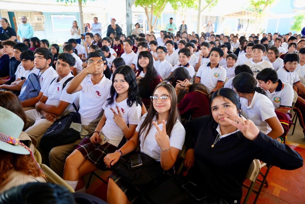 TRANSFORMACIÓN COMUNITARIA: NORMA BUSTAMANTE IMPULSA LA EDUCACIÓN CON PIES EN&nbsp;MOVIMIENTO