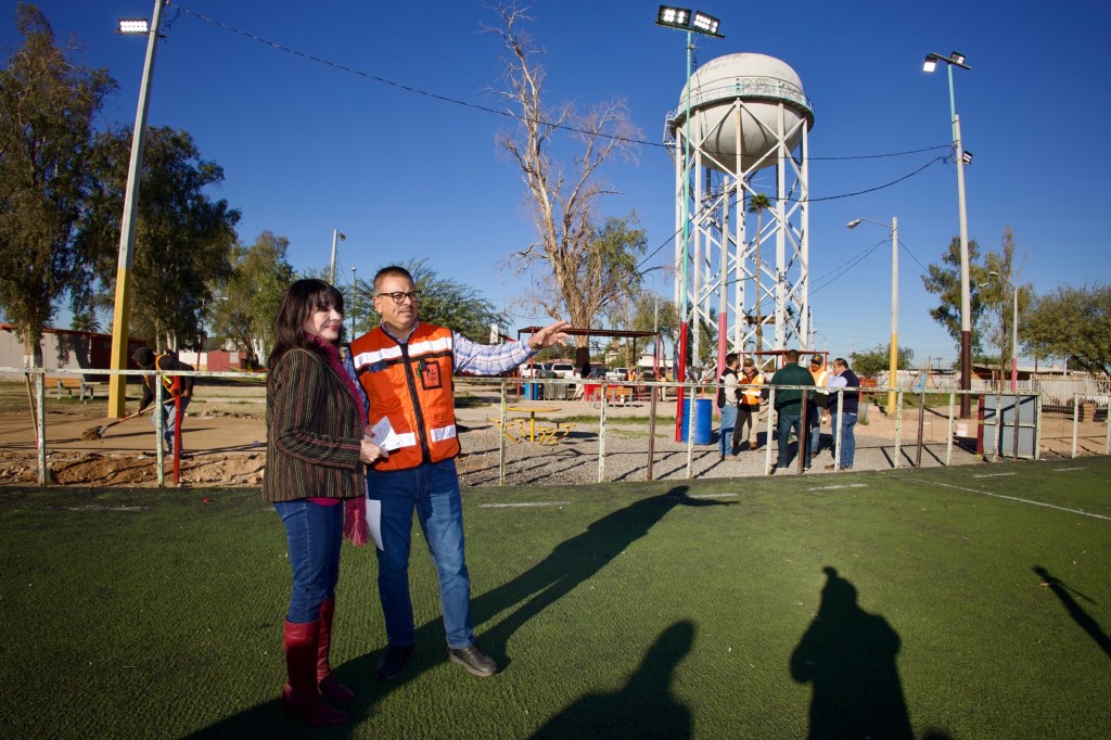 NORMA BUSTAMANTE SUPERVISA REHABILITACIÓN DE LA UNIDAD DEPORTIVA EN PUEBLO&nbsp;NUEVO