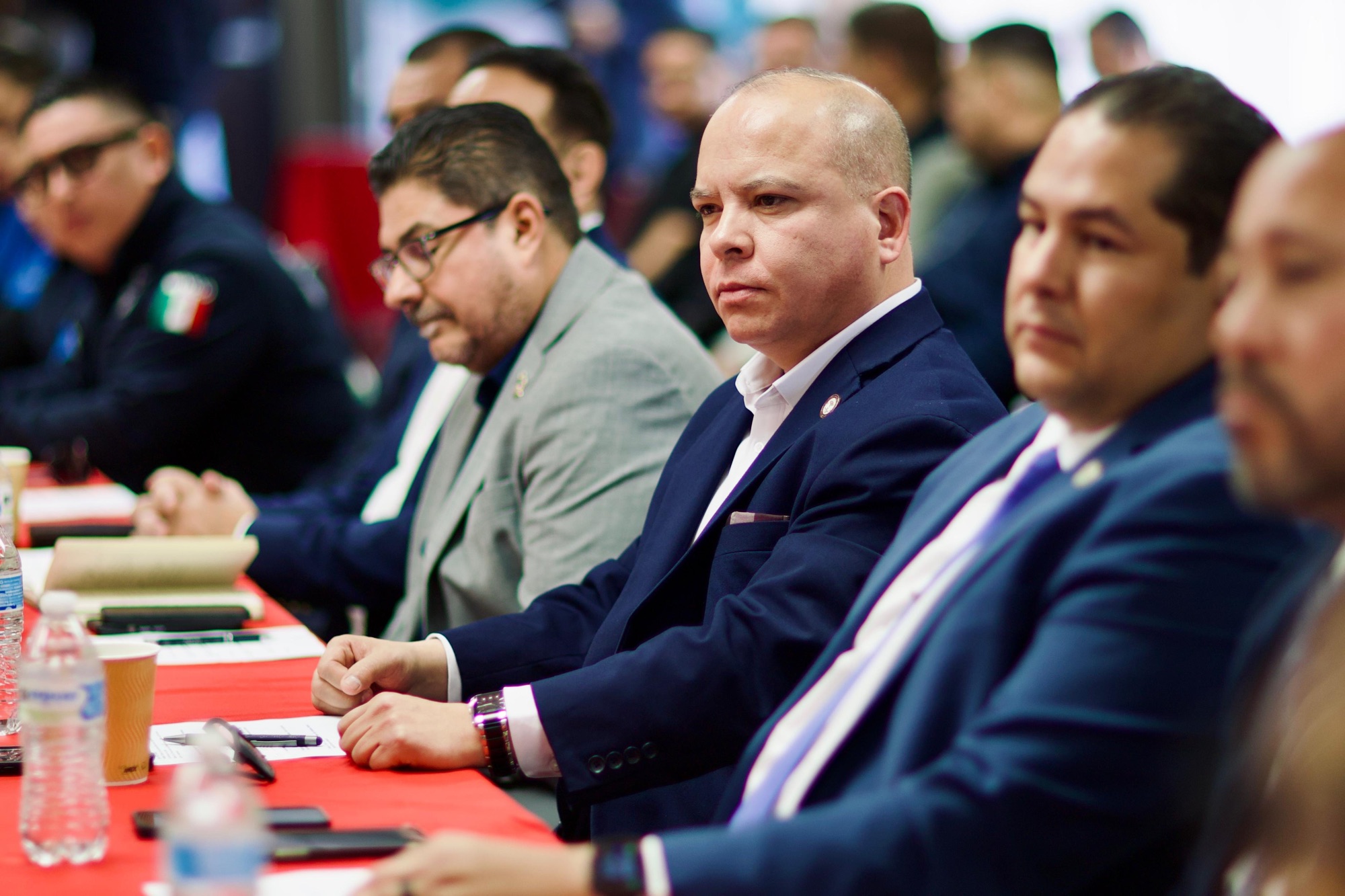 Se reúnen para fortalecer la seguridad binacional.