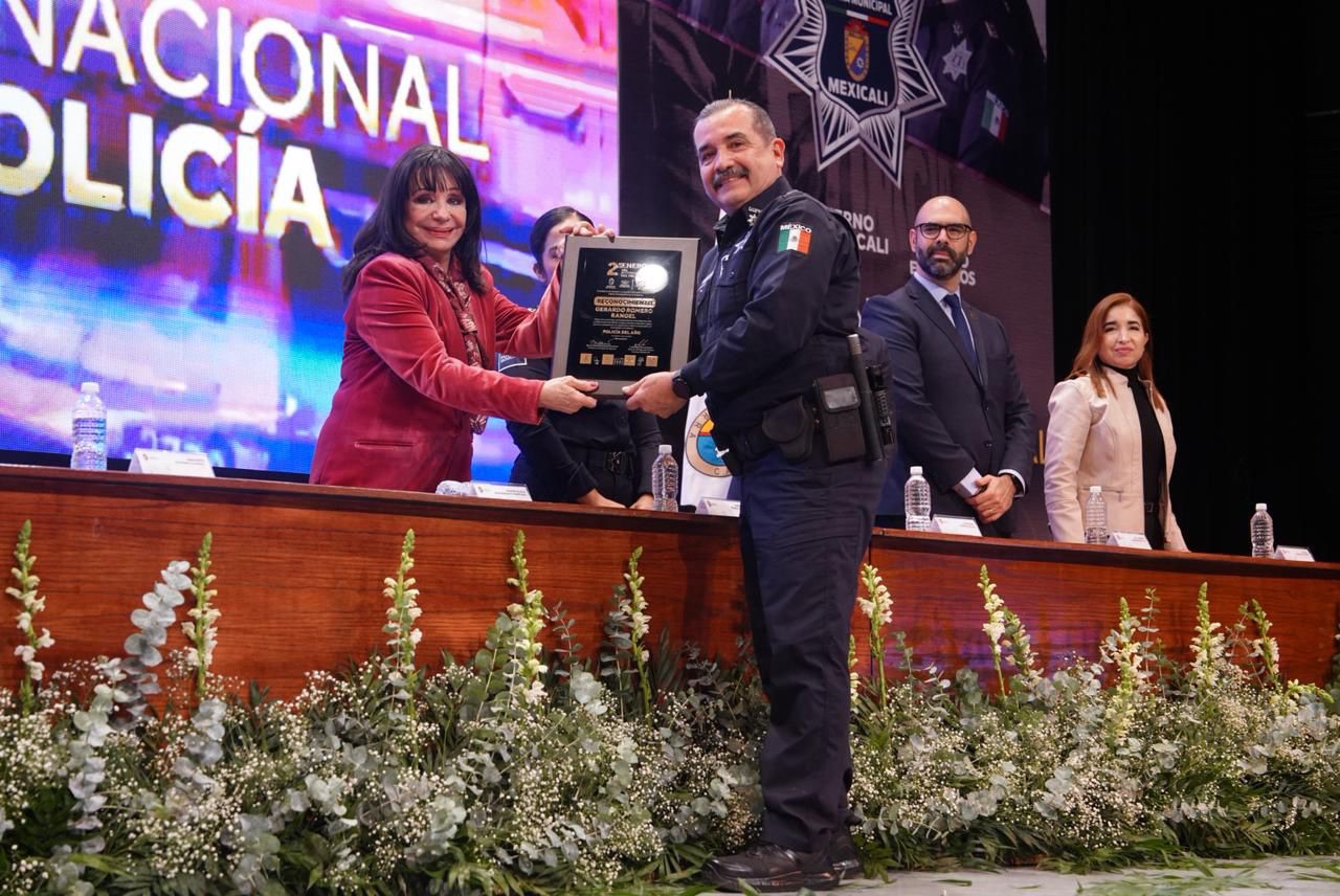 ¡COMPROMISO CUMPLIDO! NORMA BUSTAMANTE ANUNCIA RETIRO ANTICIPADO Y AUMENTOS PARA POLICÍAS DE MEXICALI